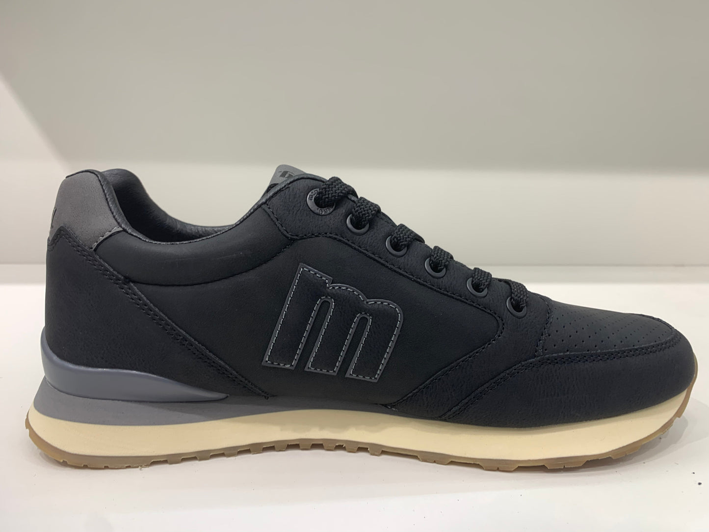 NOMAD-BLACK