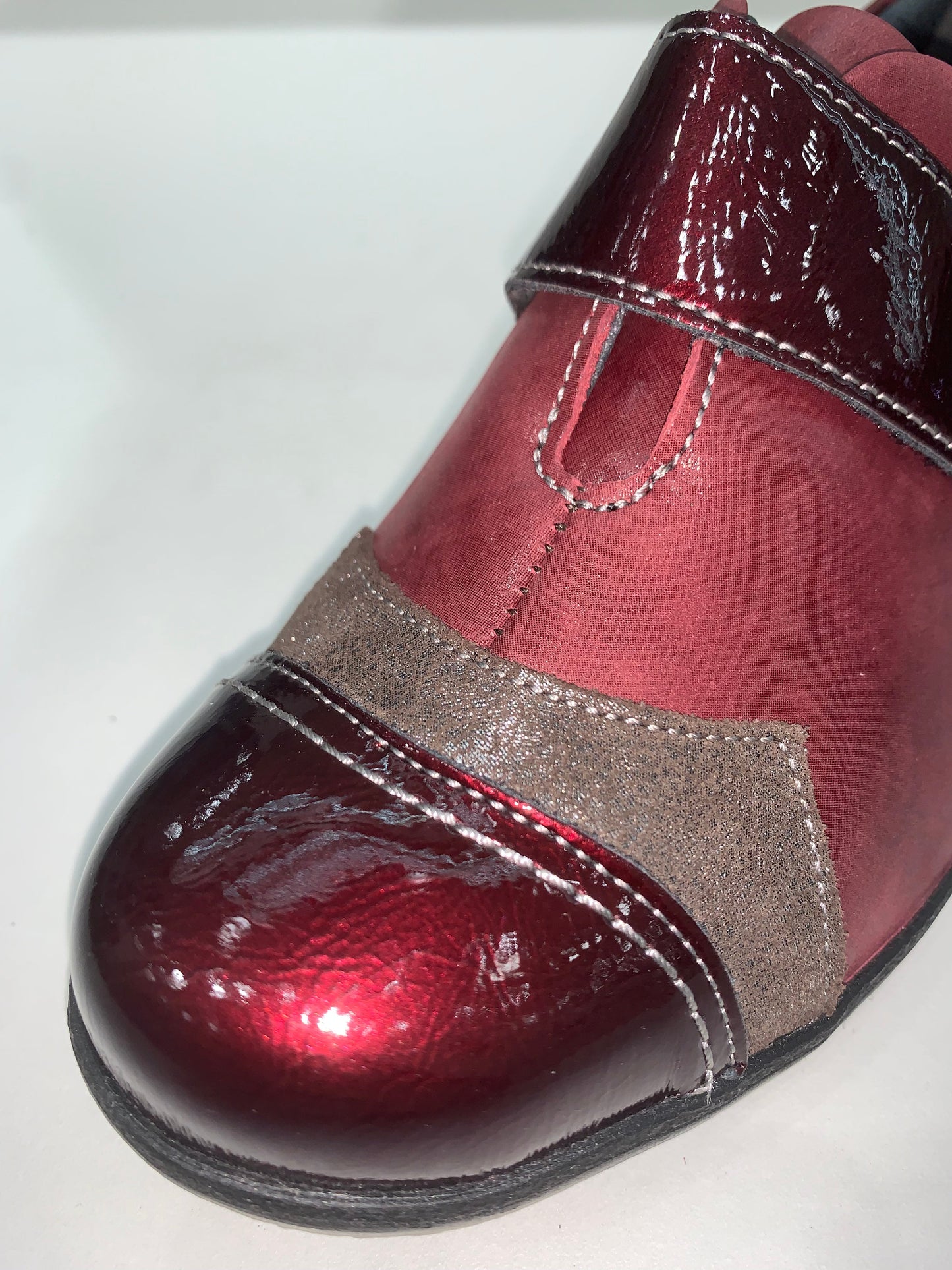 CHARM-SHOES-MAROON