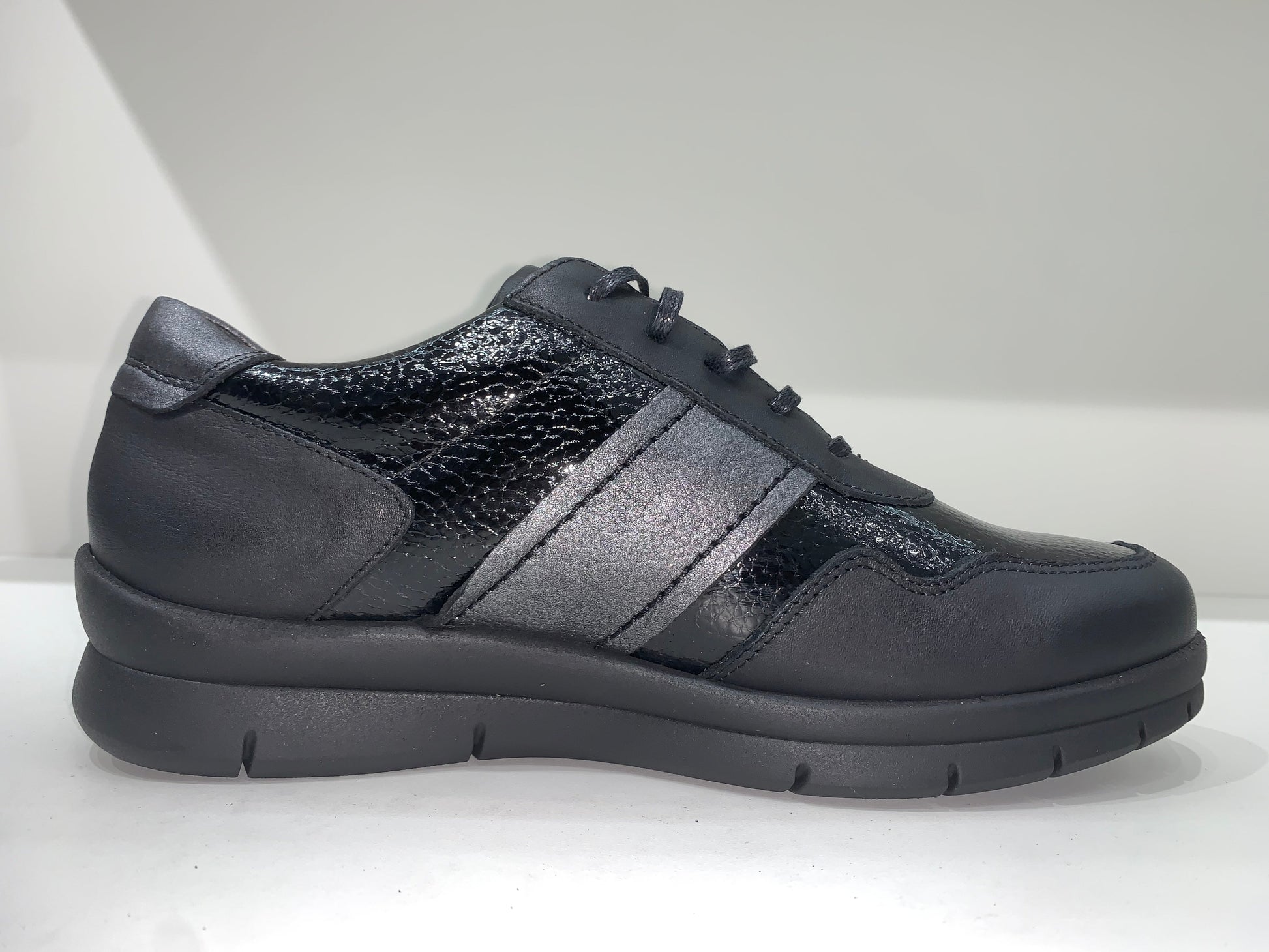 GLOSSCHIC-FUSION-SHOES-BLACK