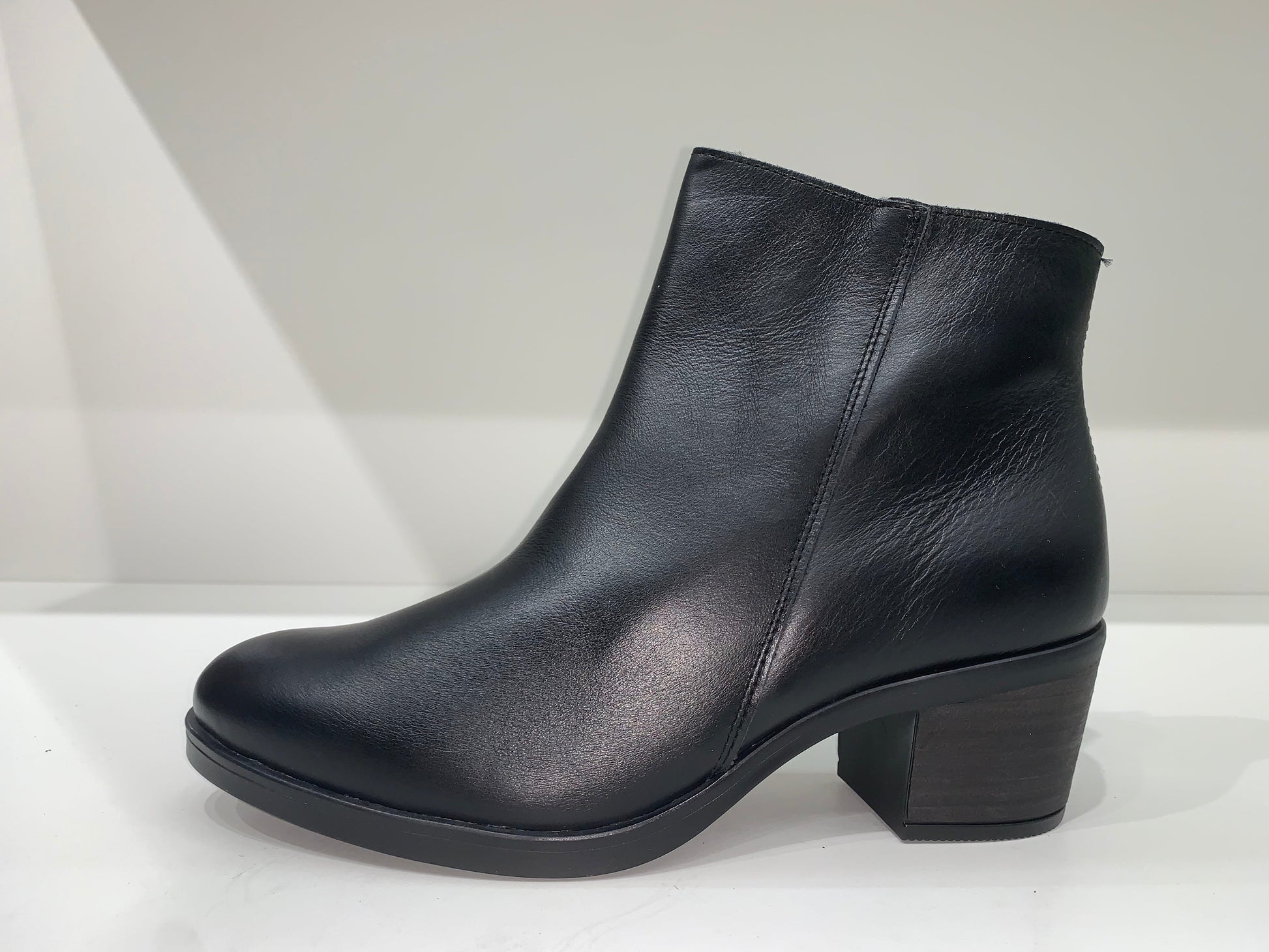 WINTER-HEEL-LEATHER-BOOTS