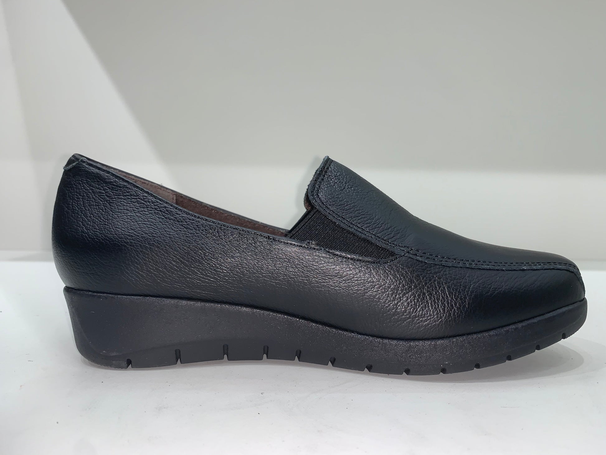 EASY-LEATHER-SLIPON