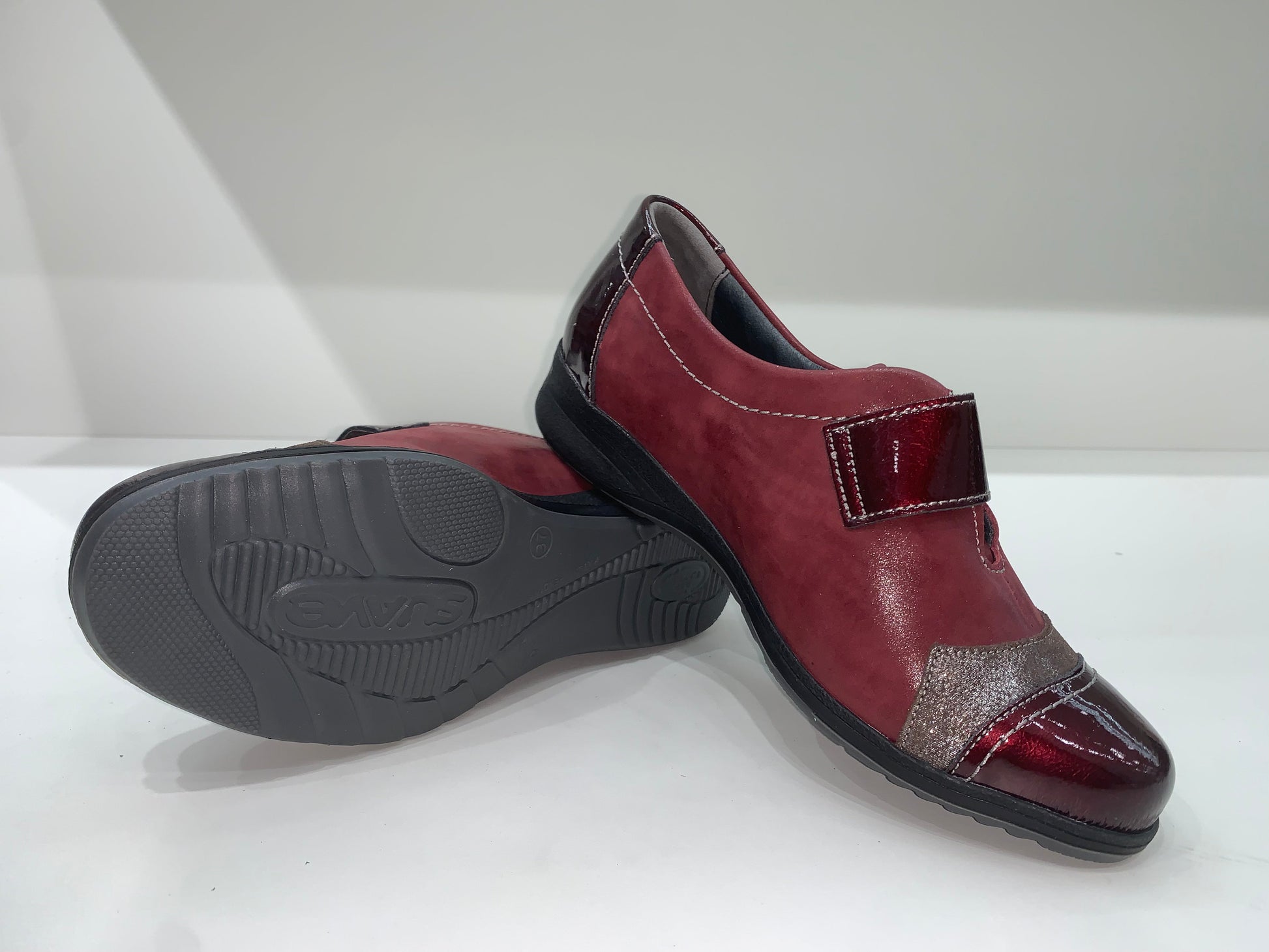 CHARM-SHOES-MAROON