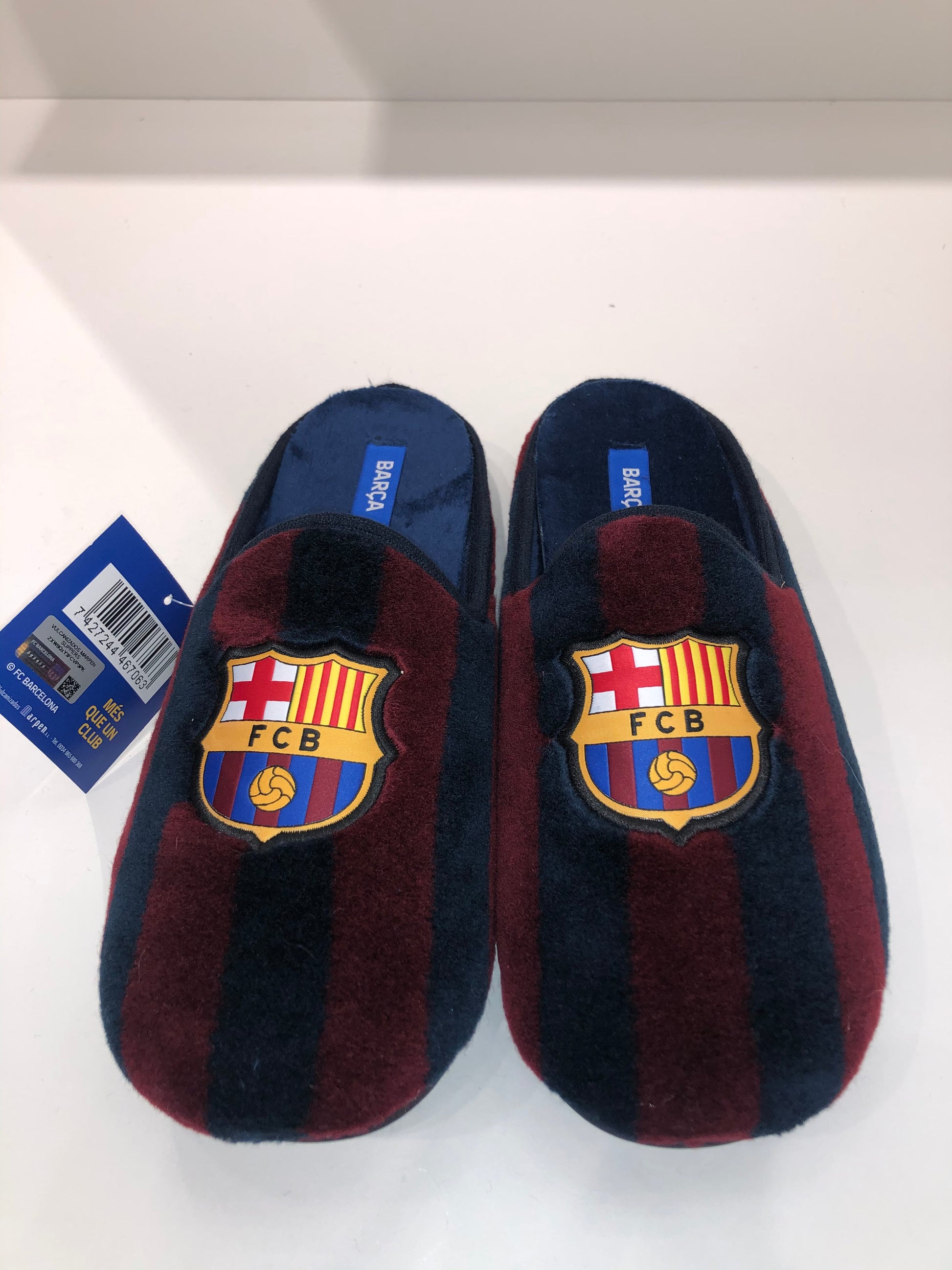 BARCELONA-MAROON-EXTRACTABLE-INSOLE