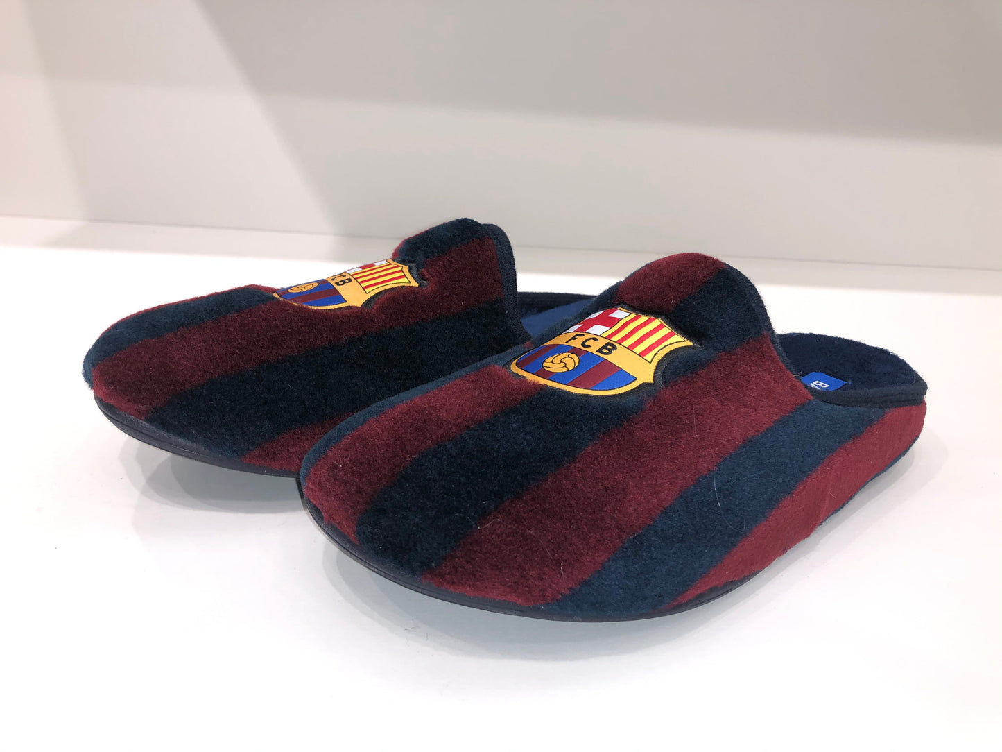 BARCELONA-MAROON-EXTRACTABLE-INSOLE