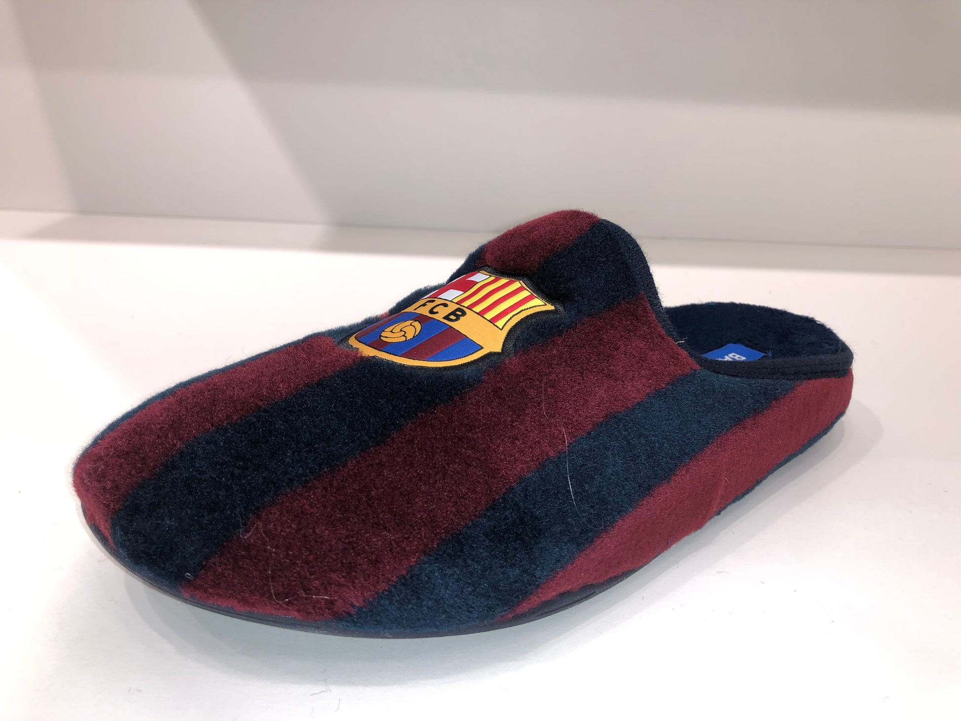 BARCELONA-MAROON-EXTRACTABLE-INSOLE