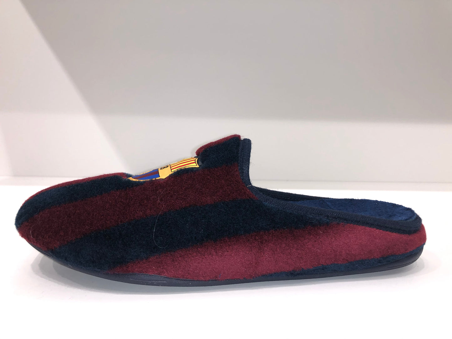 BARCELONA-MAROON-EXTRACTABLE-INSOLE