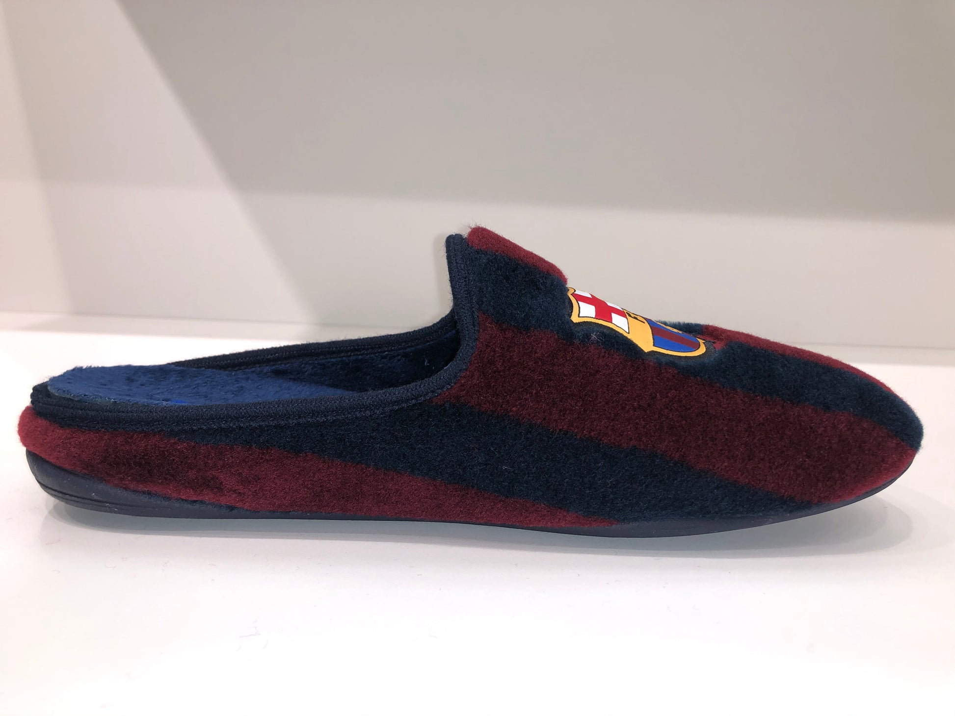 BARCELONA-MAROON-EXTRACTABLE-INSOLE