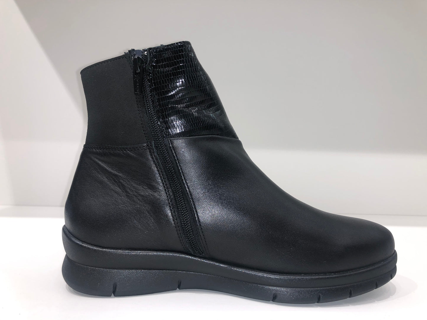 LITEWEDGE-LEATHER-BOOTS