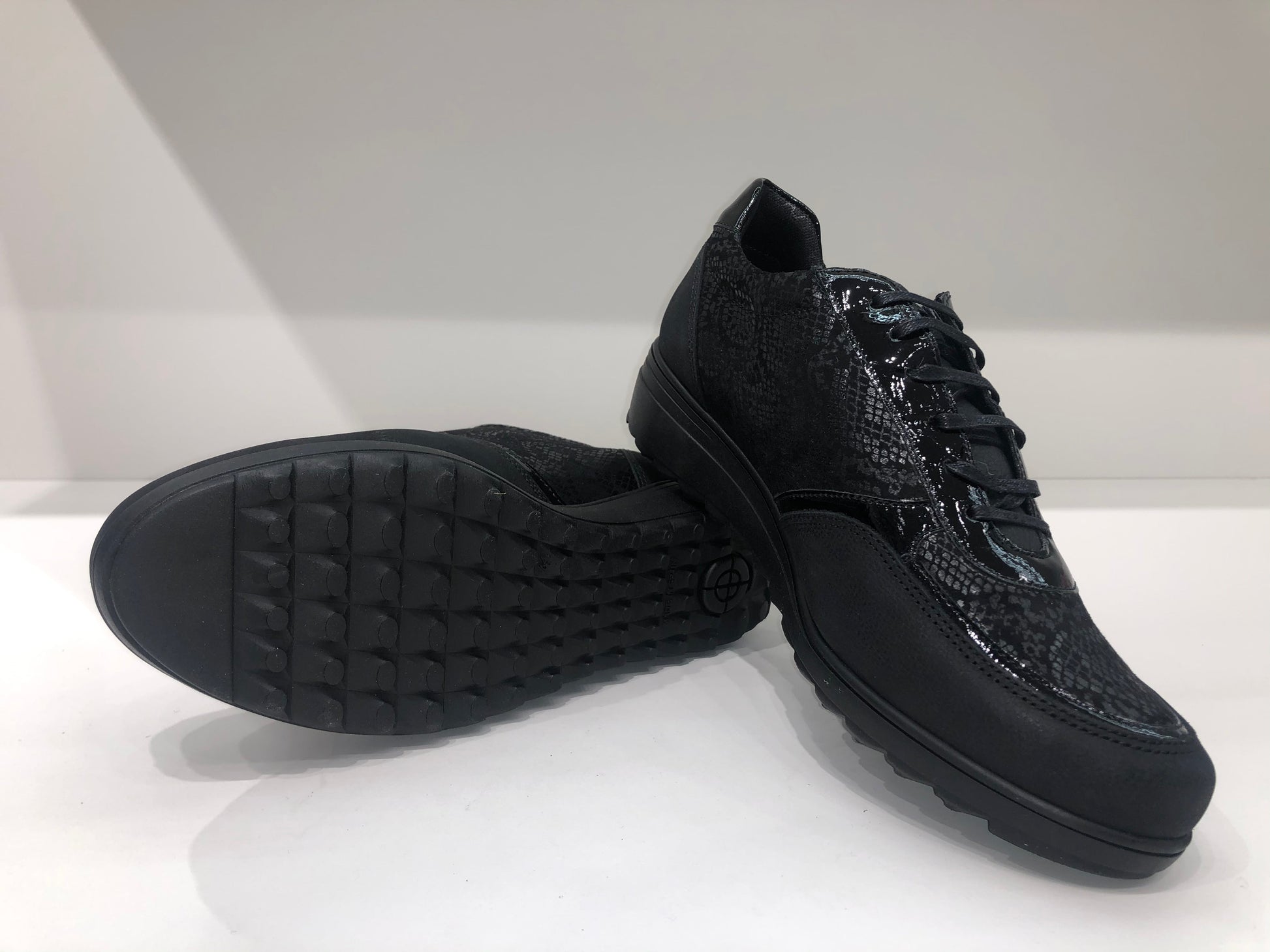 ELEGANCE-FUSION-SHOES-BLACK