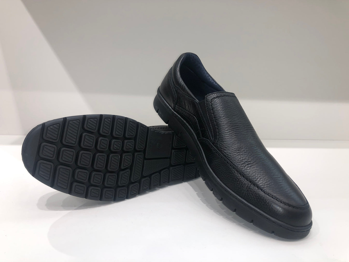 LEATHER-SLIPON-BLACK