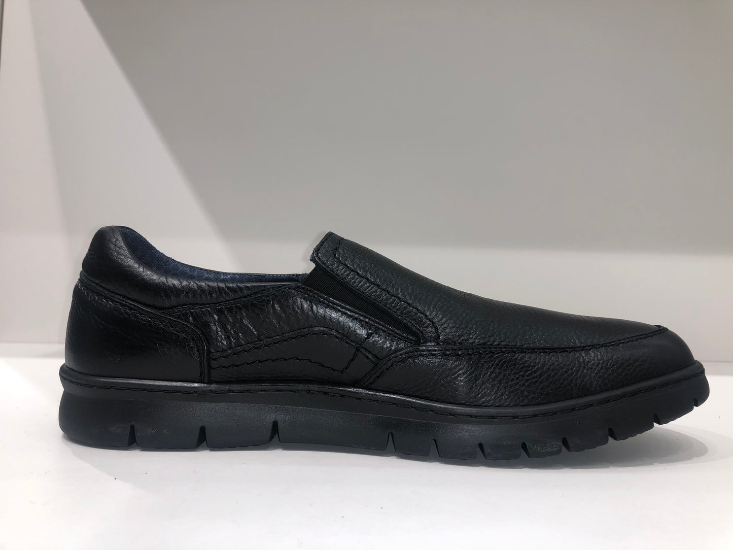 LEATHER-SLIPON-BLACK