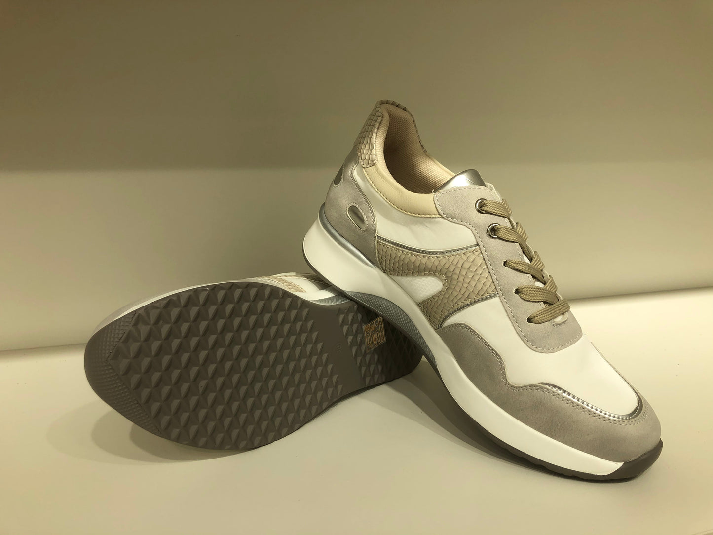 DBD23035-SNEAKER-GRIS